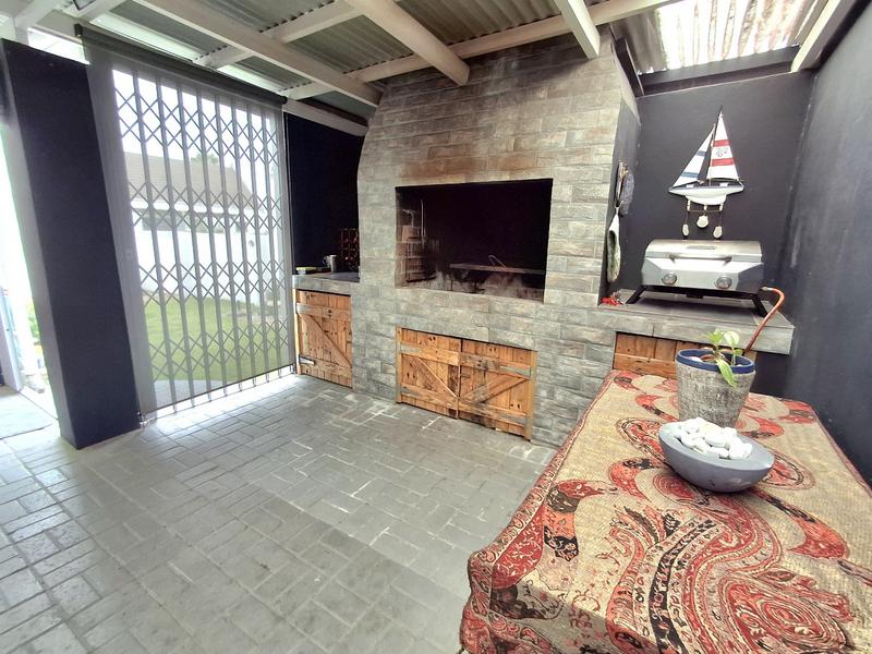 3 Bedroom Property for Sale in Golden Mile Western Cape